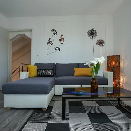 Exceptional Juniper, First Row To The Sea Apartment Bozava
