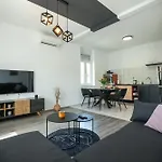 Exceptional Juniper, First Row To The Sea Apartment Bozava