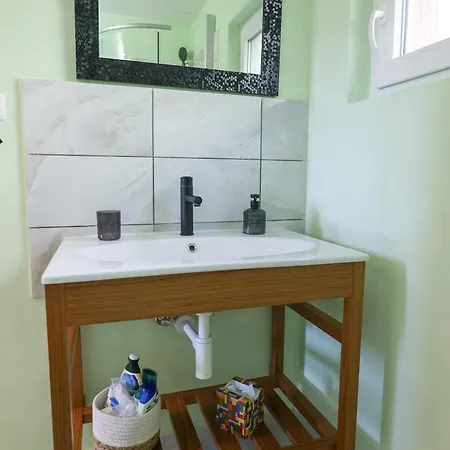 Apartment Exceptional Juniper, First Row To The Sea Bozava