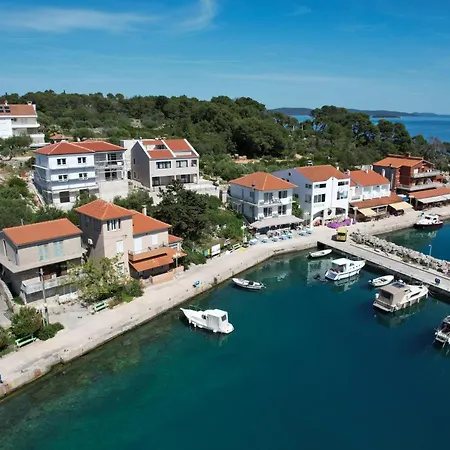 Apartment Exceptional Juniper, First Row To The Sea Bozava