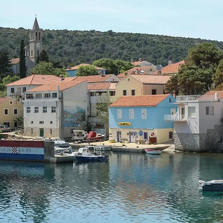 Exceptional Juniper, First Row To The Sea Apartament *