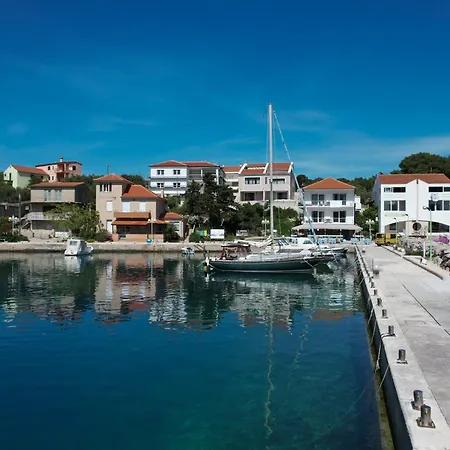 Exceptional Juniper, First Row To The Sea Apartment Bozava