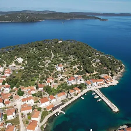 Exceptional Juniper, First Row To The Sea Apartment Bozava