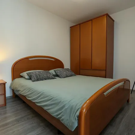 Apartment Exceptional Juniper, First Row To The Sea