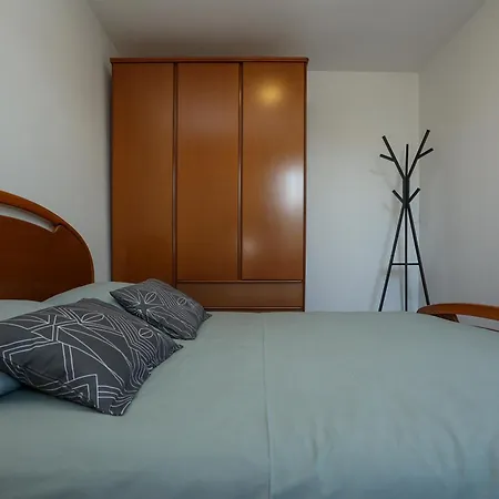 Apartment Exceptional Juniper, First Row To The Sea