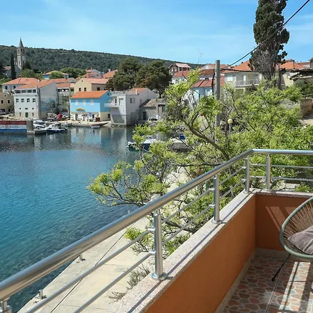 Apartment Exceptional Juniper, First Row To The Sea Bozava