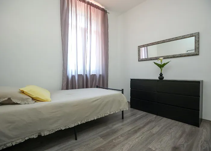 Exceptional Juniper, First Row To The Sea * Božava