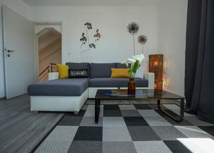 Exceptional Juniper, First Row To The Sea Apartament *