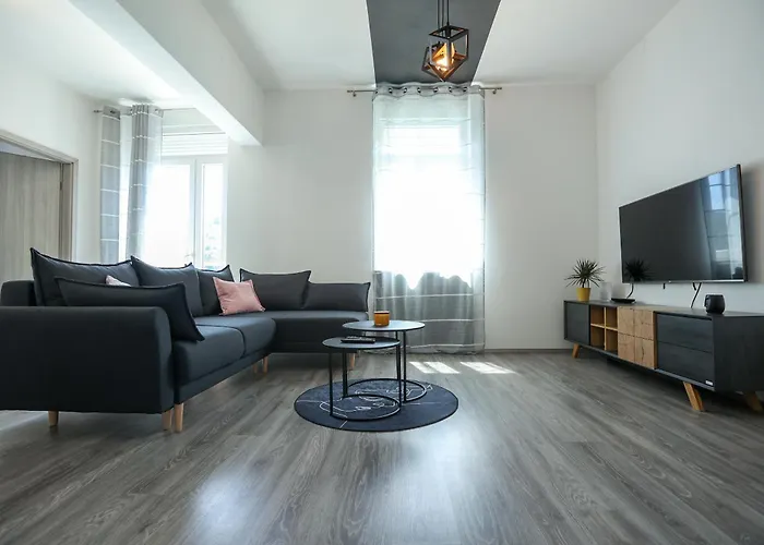 Exceptional Juniper, First Row To The Sea Apartament