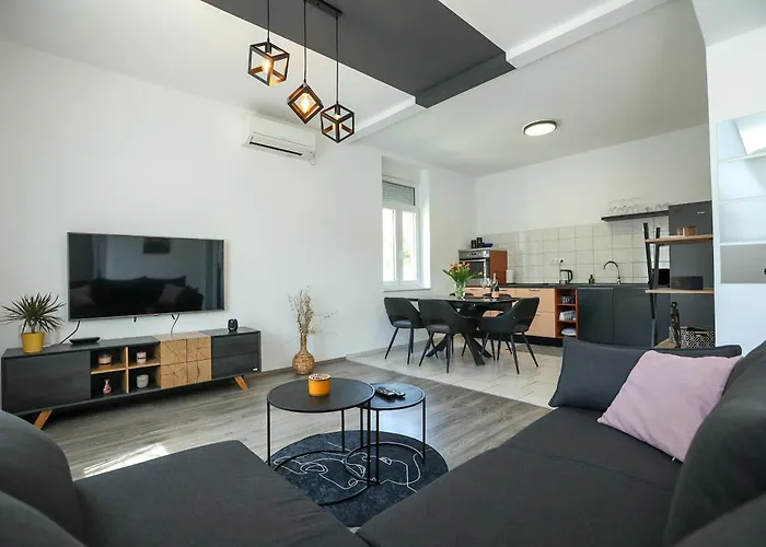 Exceptional Juniper, First Row To The Sea Apartament Božava