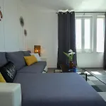 Apartamento Exceptional Juniper, First Row To The Sea Božava